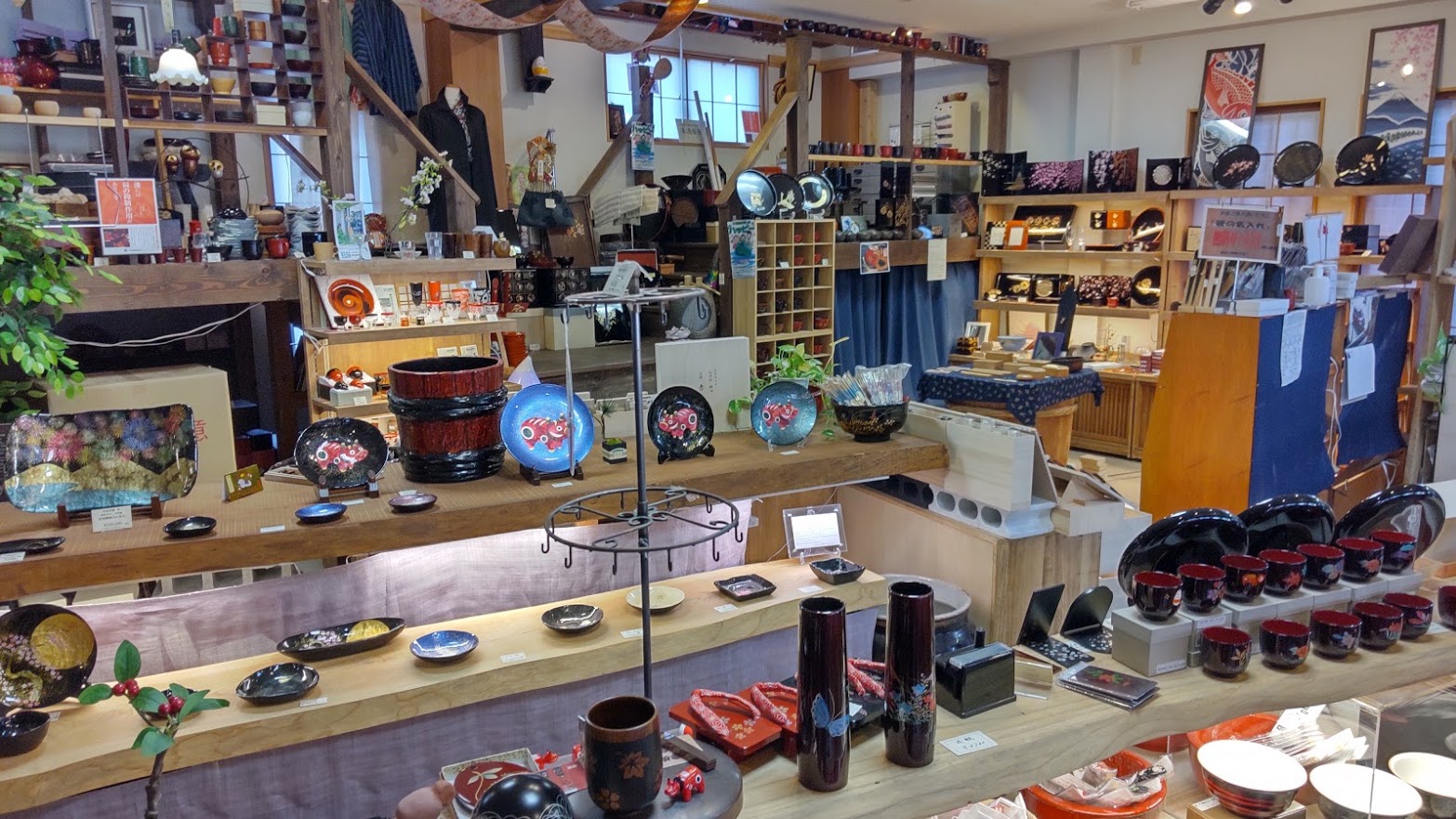 高橋商店会津若松本店の品揃え | 高橋商店・会津若松本店